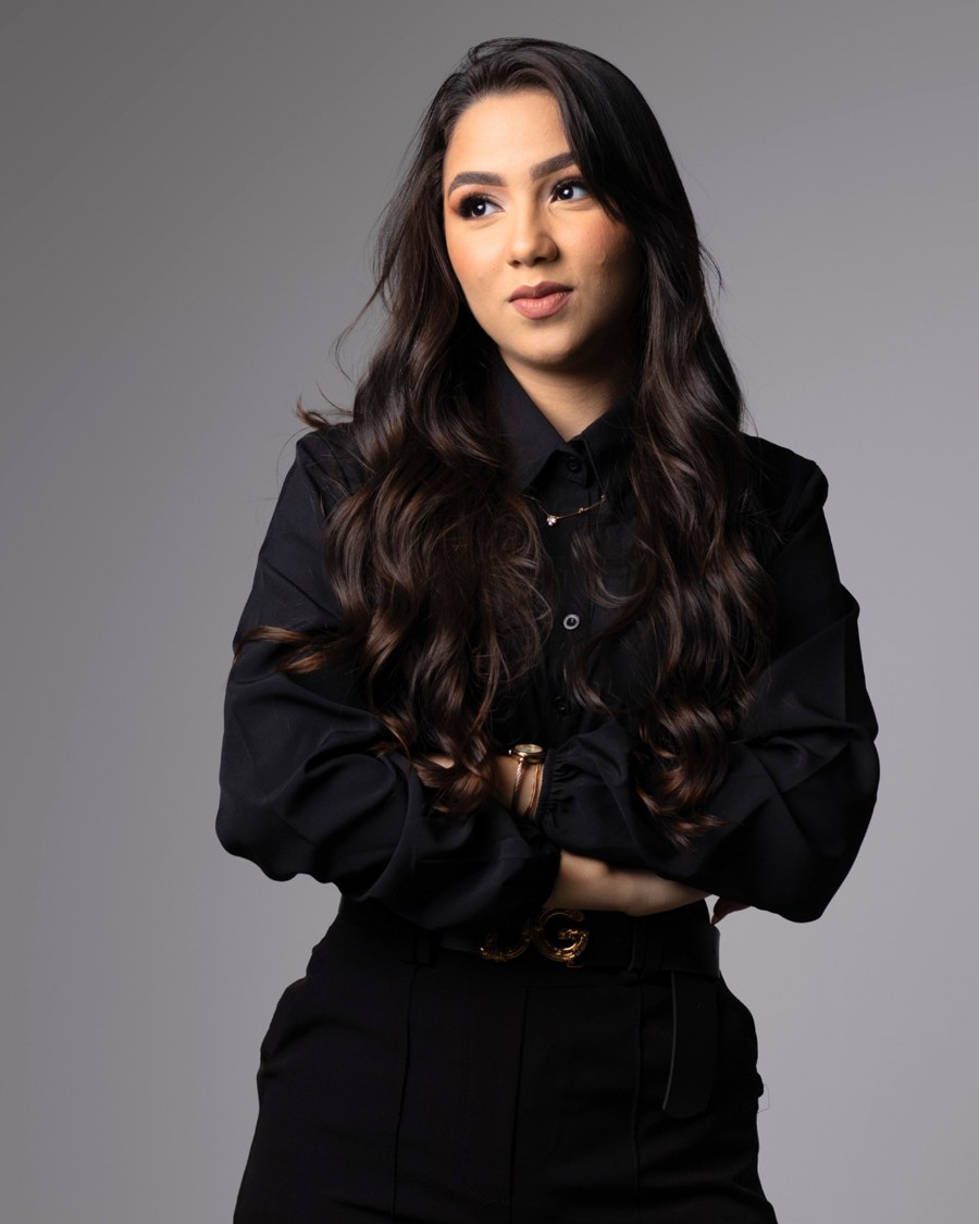 Vitória Vizintin no studio